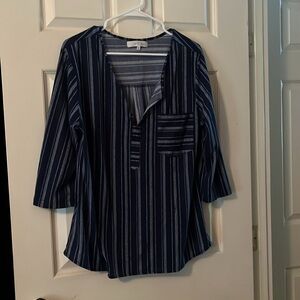 1X Blue and gray top. Medium weight. Very comfy